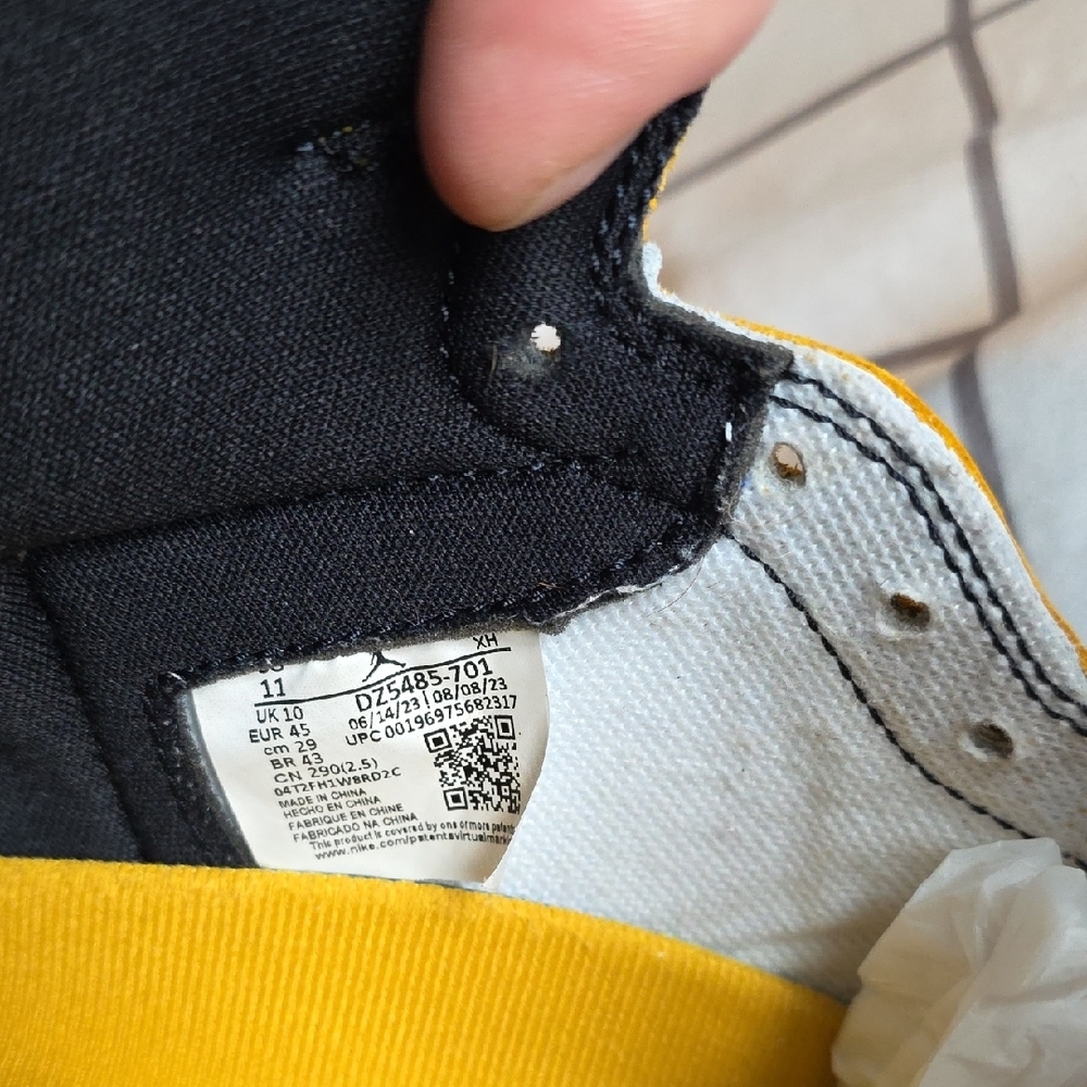 Nike High-Top Sneakers Yellow and White - Picture 8 of 13
